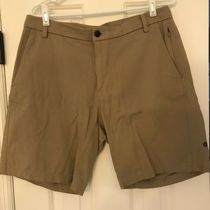 Lulu Lemon Commission Short 9’